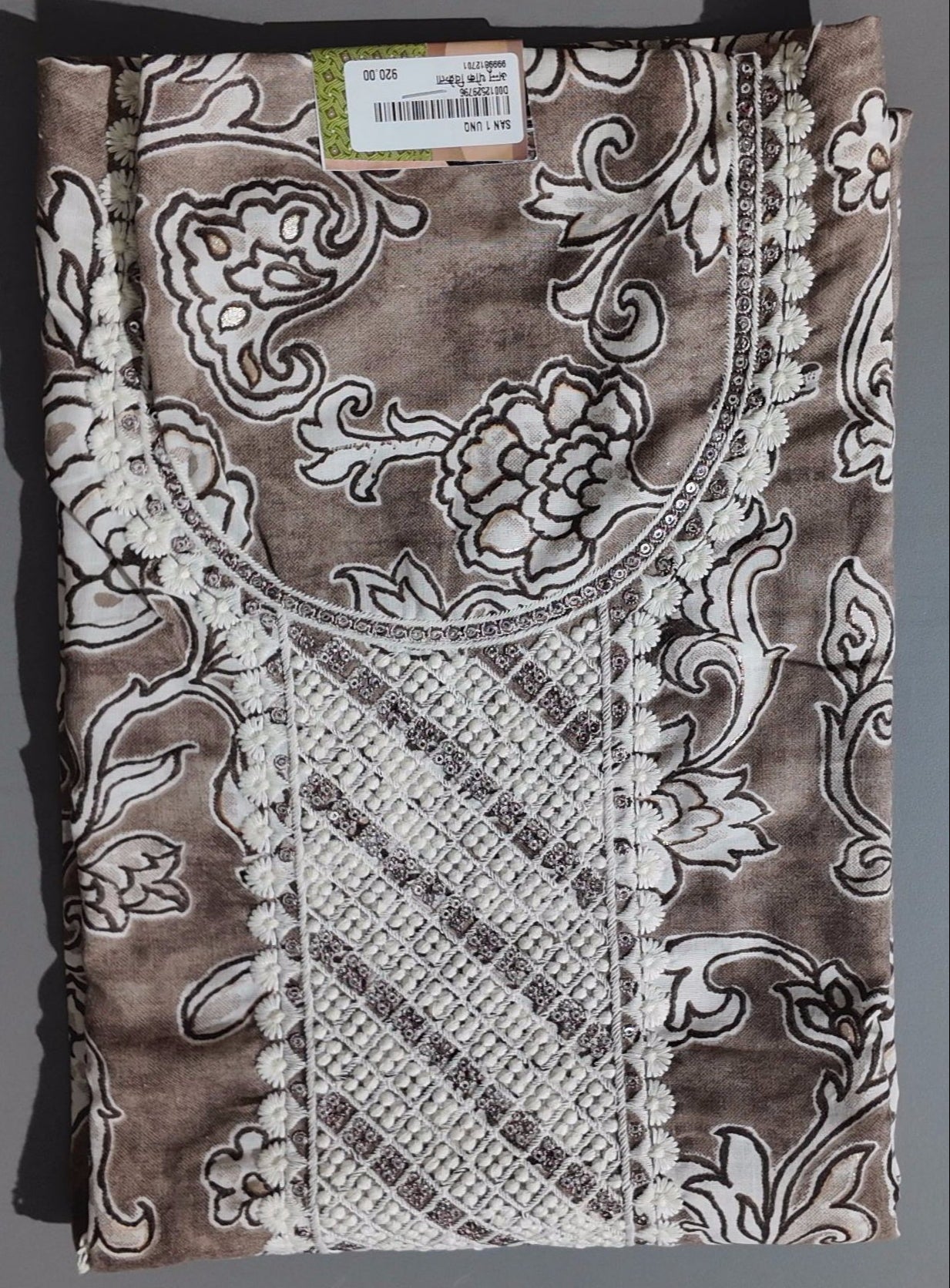 Chic Delicate Floral Motif Unstitched Suit