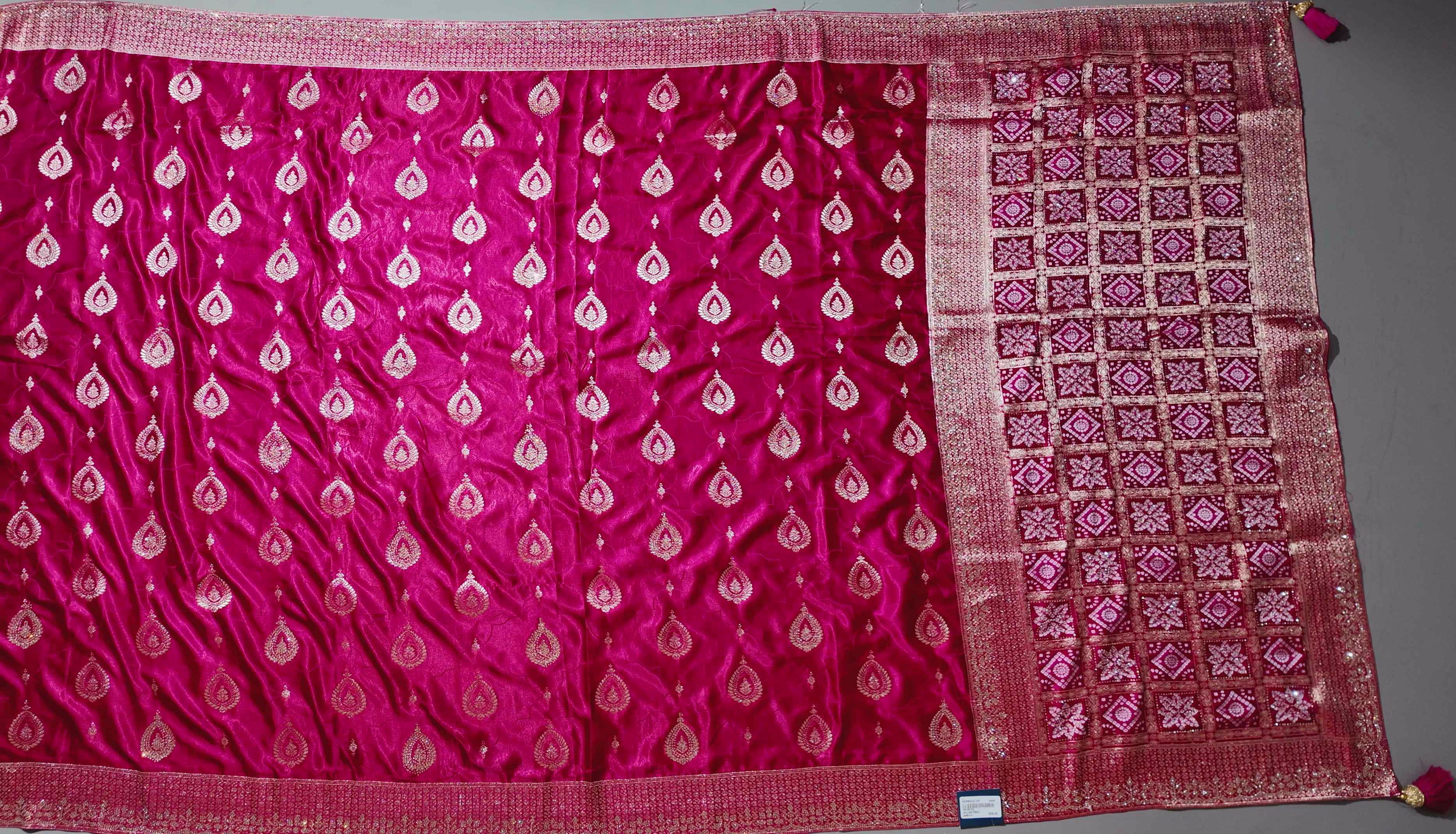 Radiant Fuchsia Dreams Saree with Intricate Patterns",
