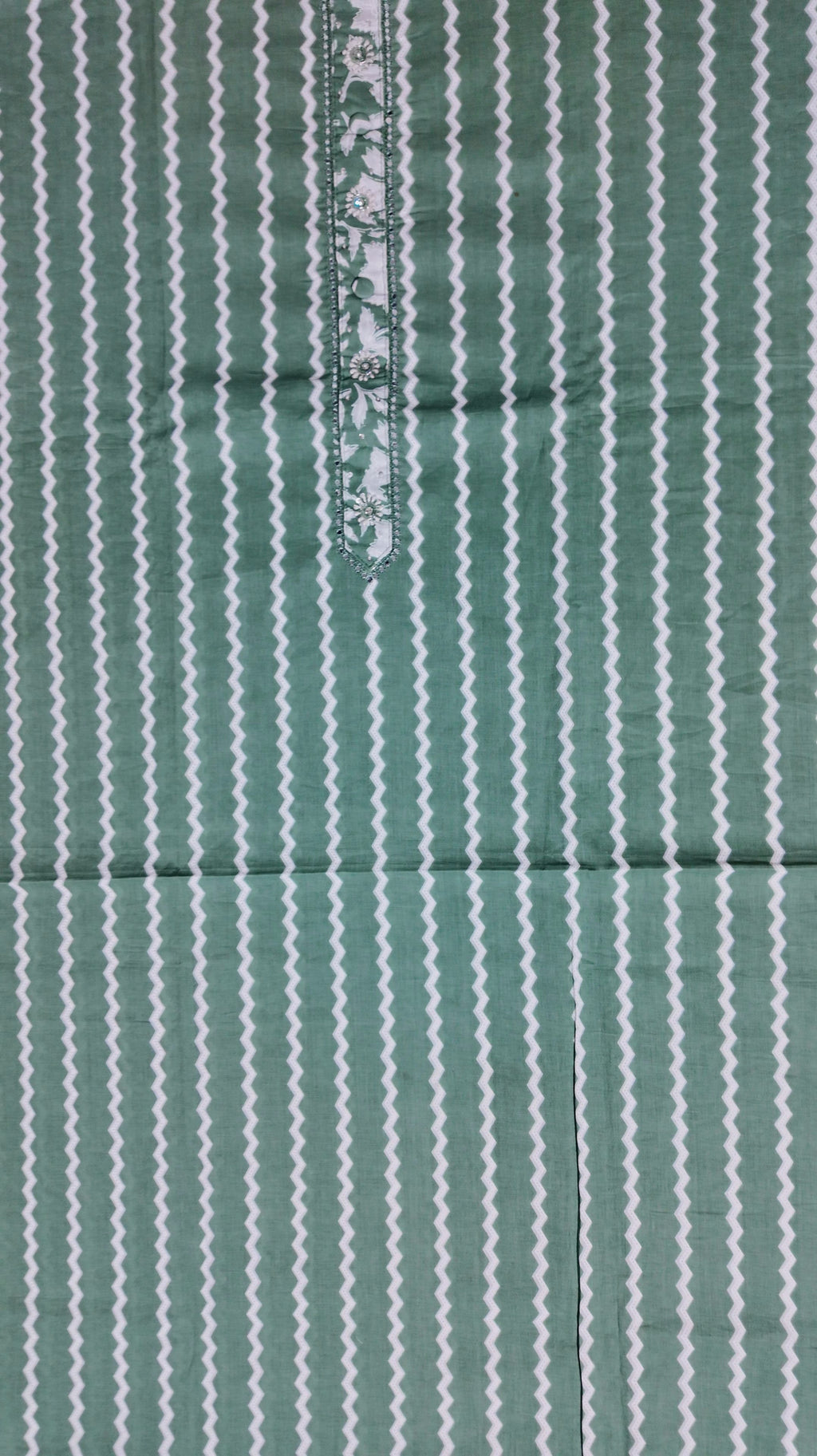 Zigzag Allure: Green Waves Unstitched Suit Set