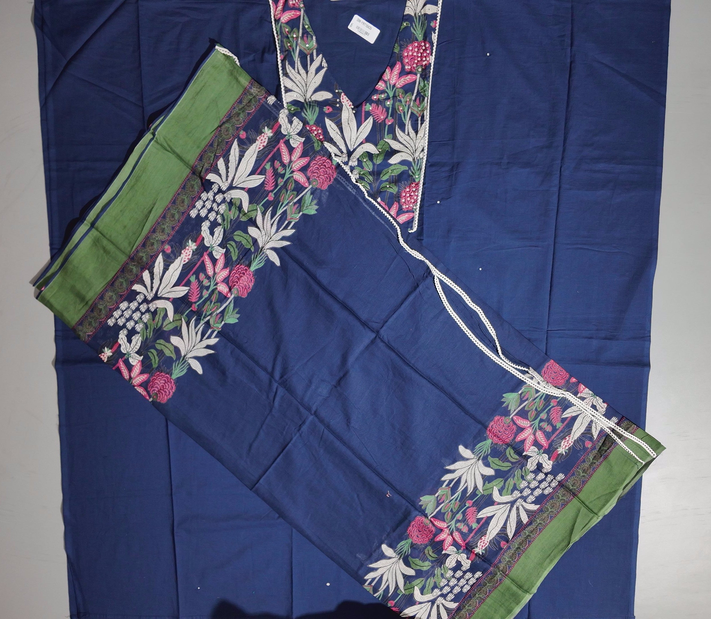 Botanical Bliss: Unstitched Comfort in Deep Blue",