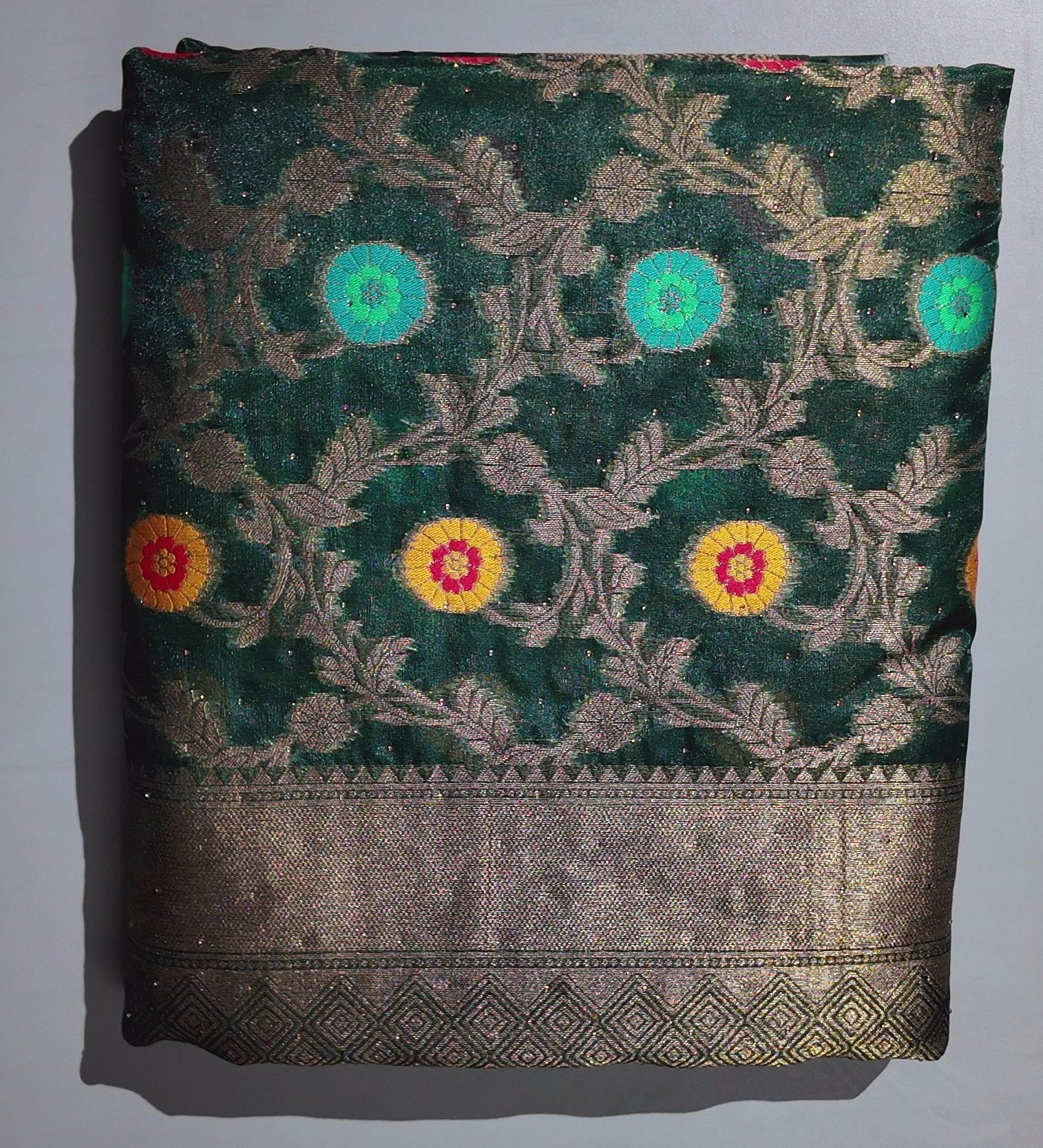 Emerald Elegance: Festive Green Tapestry Saree",