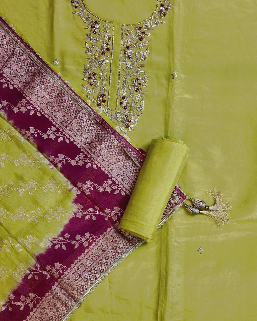 Barcode D0012522557 - Category 4