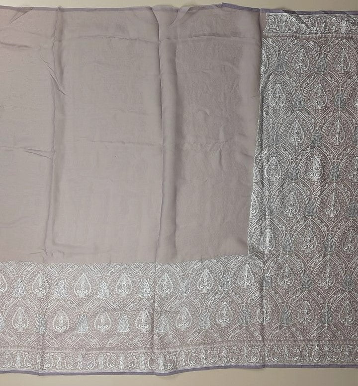 Elegant Lavender Banarasi Brocade Saree - Purple - Picture 4