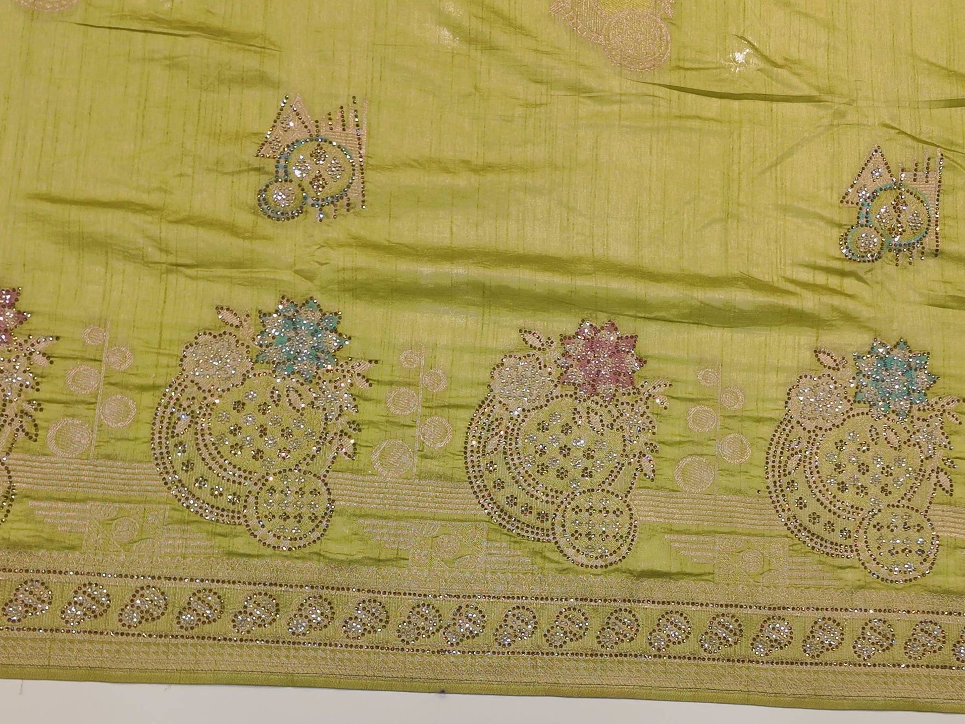 Barcode D0012515221 - Category 5