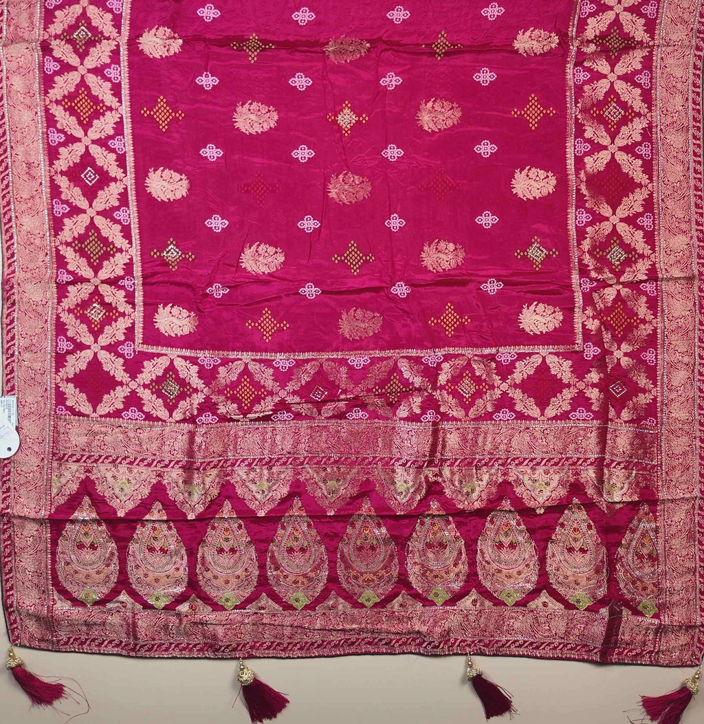 Radiant Magenta Banarasi Silk Saree with Zari Weave - Magenta - Picture 4