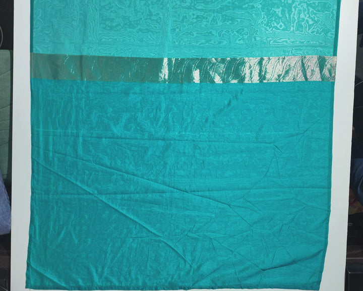 Teal Elegance: Paisley Silk Saree with Silver Weave - Teal - Picture 5