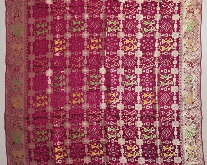 Elegant Maroon Warli Art Bandhani Saree - Maroon - Picture 4