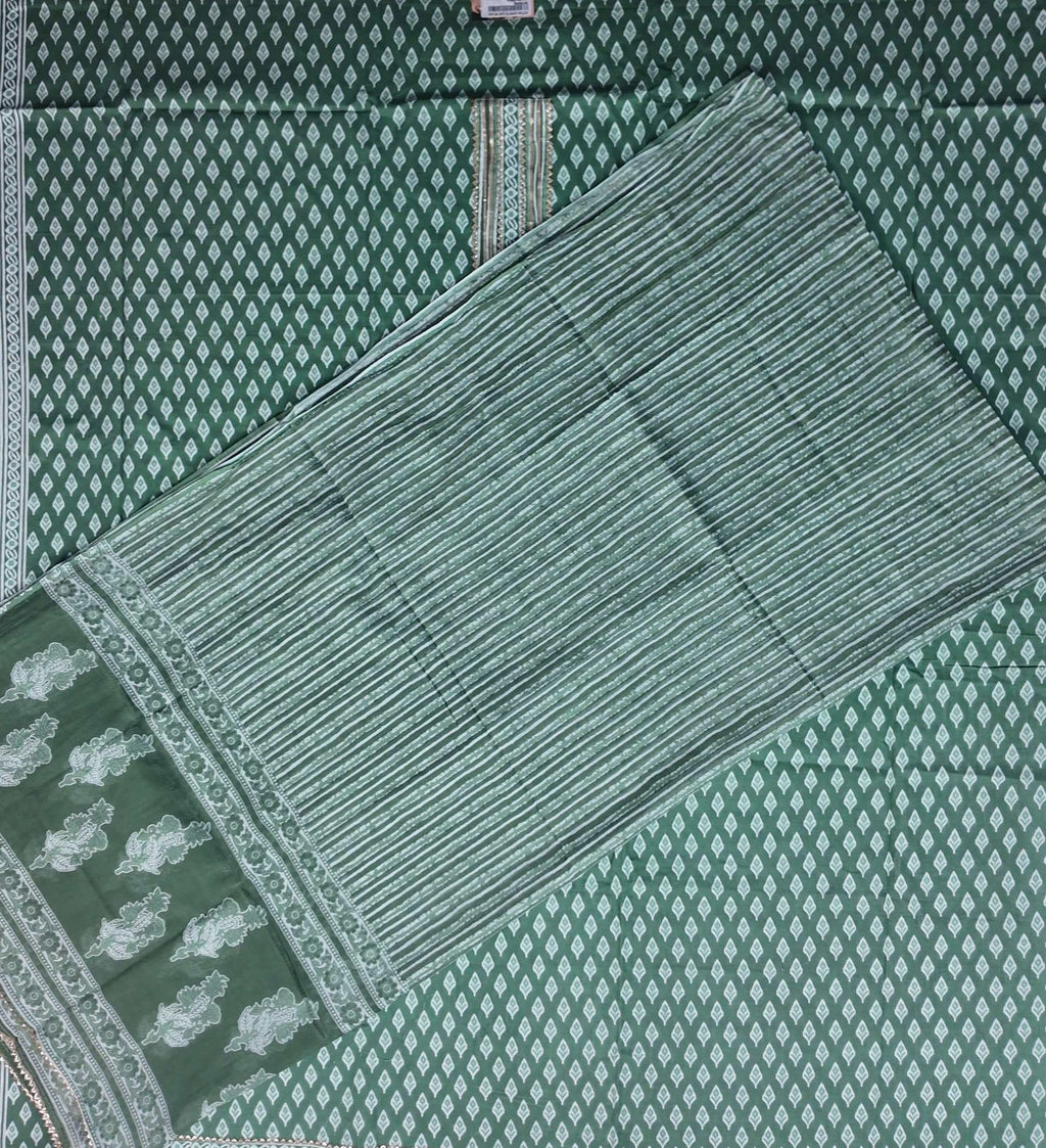 Emerald Green Ethnic Kurta Set with Intricate Patterns - Green - Picture 5