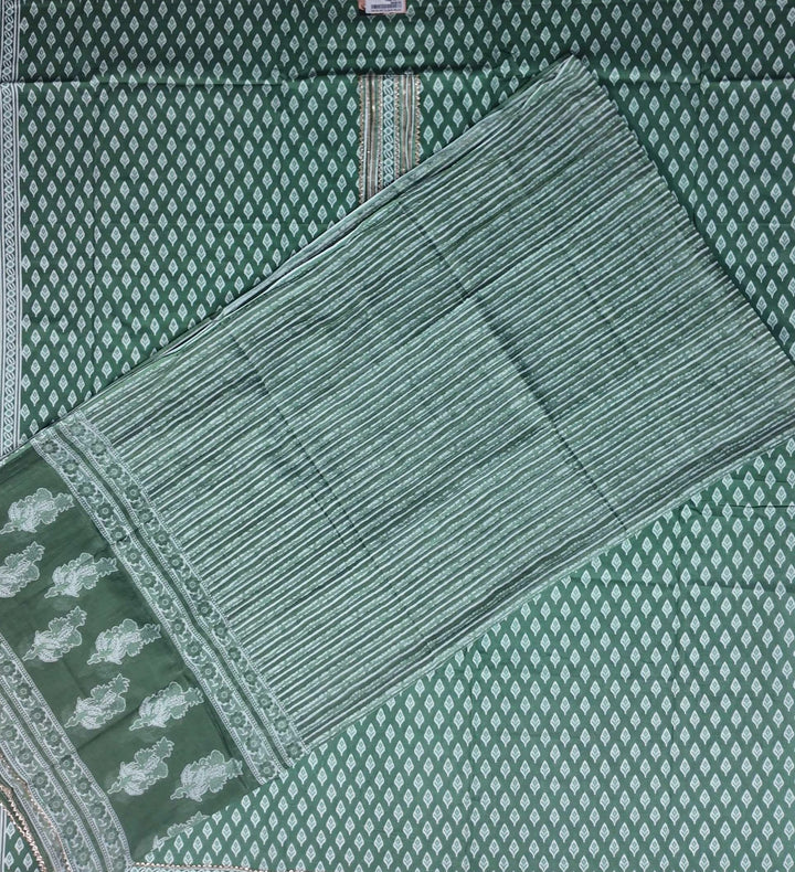 Emerald Green Ethnic Kurta Set with Intricate Patterns - Green - Picture 5