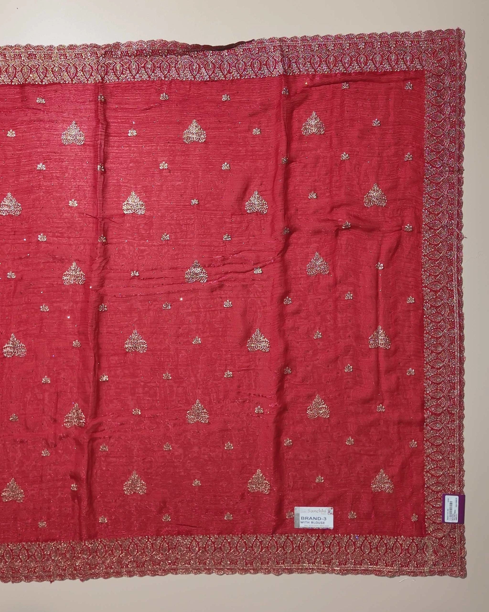 Elegant Red Embroidered Saree with Blouse - Red - Picture 3