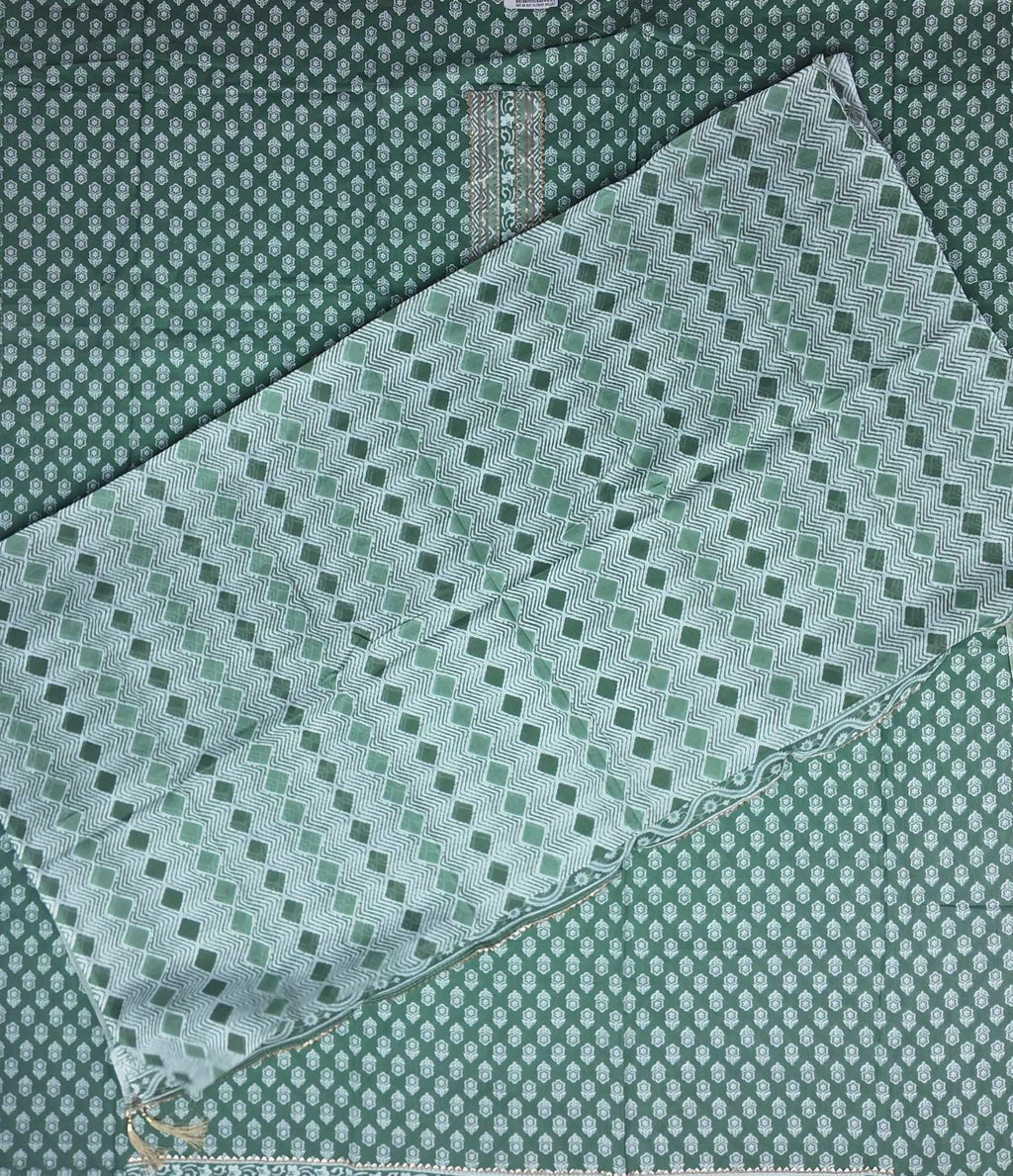 Elegant Green Floral Cotton Saree - Green (1) - Picture 4