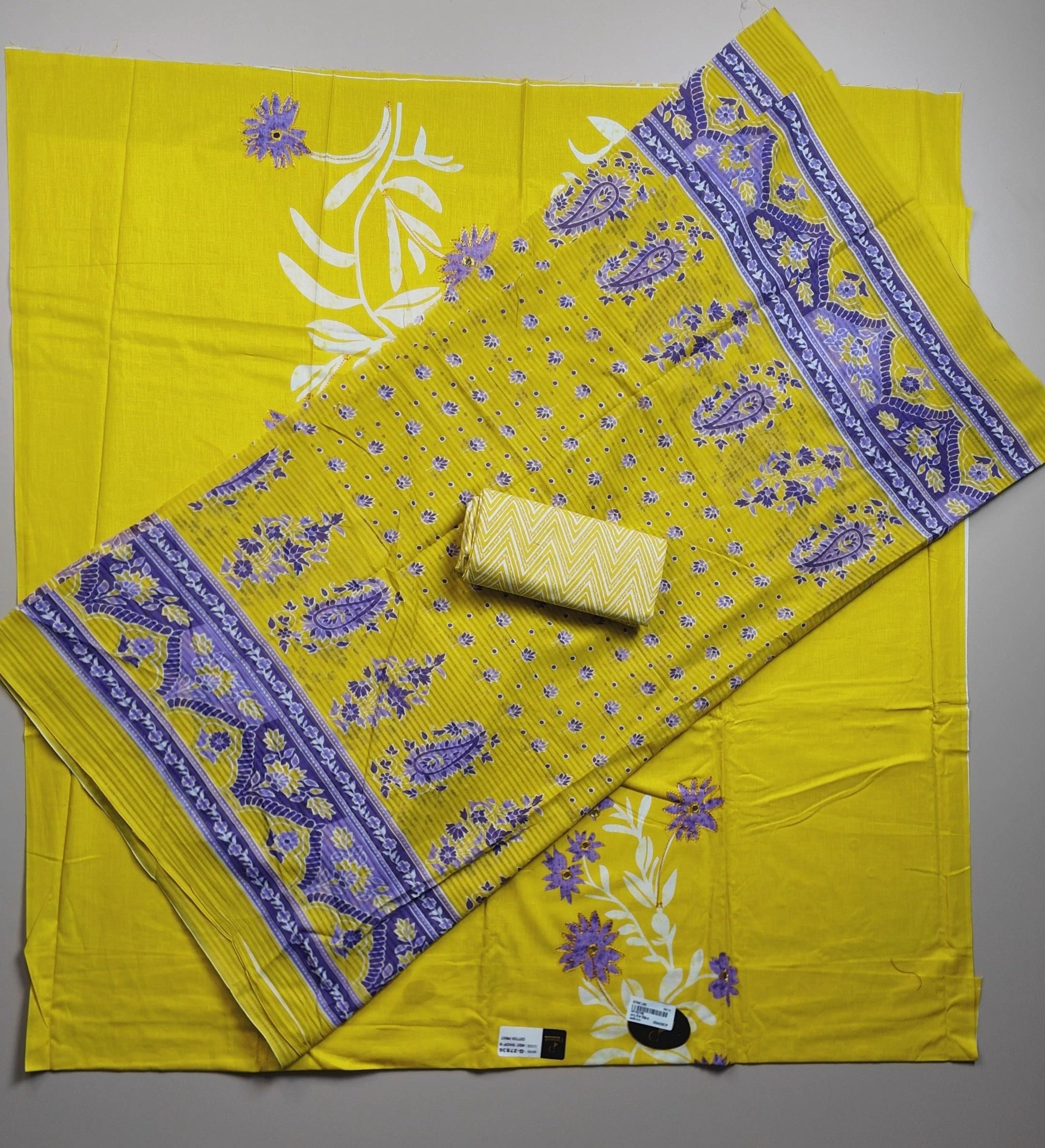 undefined - Yellow - Picture 5