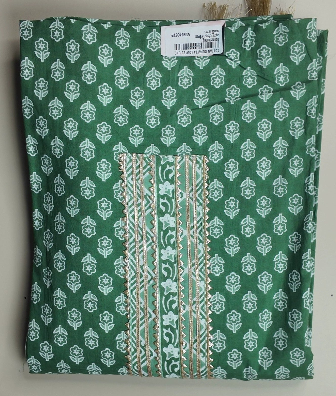 Elegant Green Floral Cotton Saree - Green (1) - Picture 1