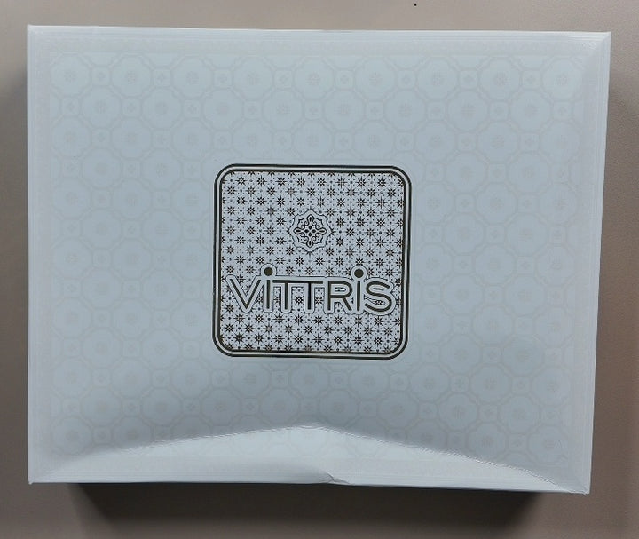 Elegant Purple Paisley Print Saree - White - Picture 1