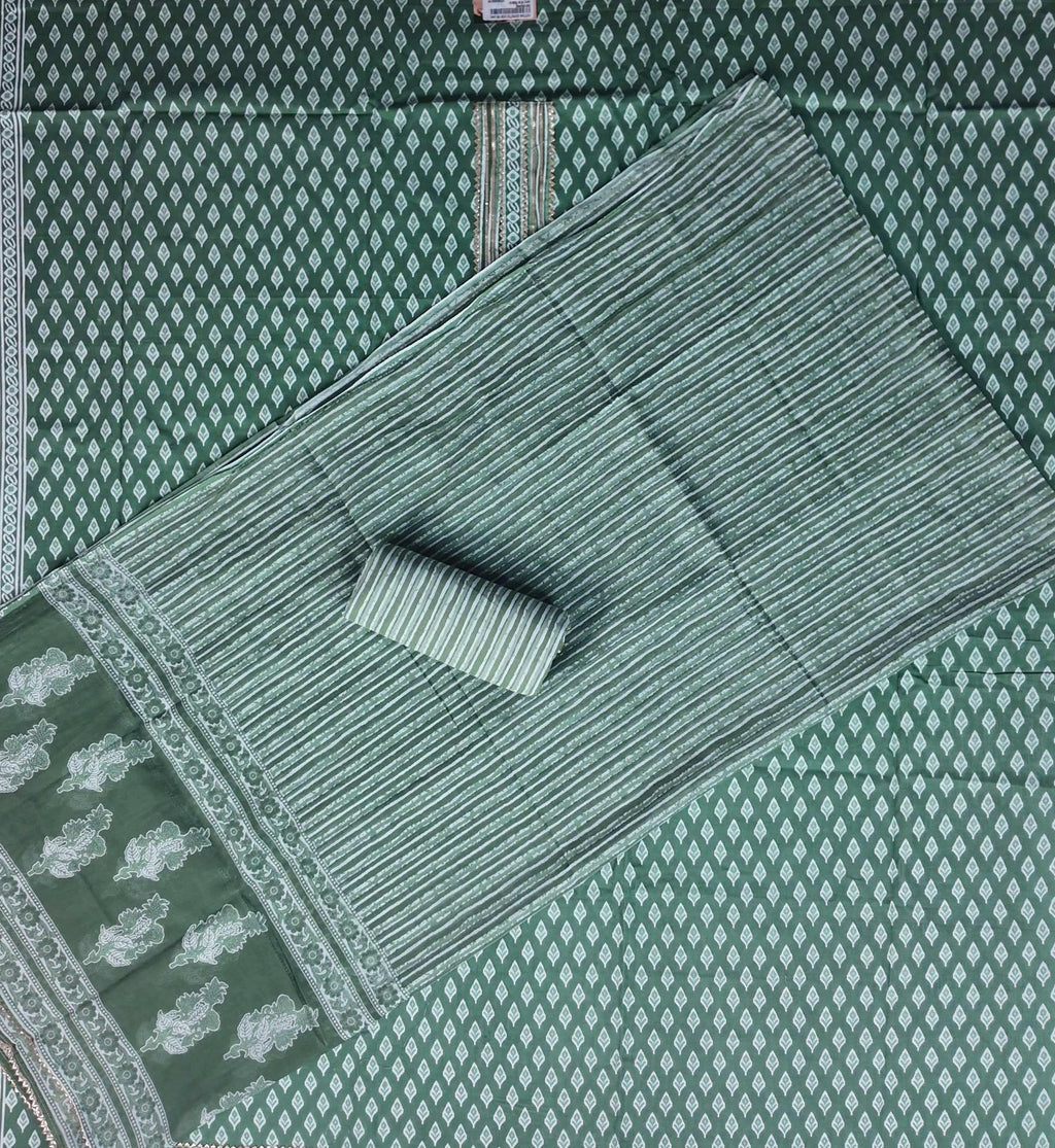 Emerald Green Ethnic Kurta Set with Intricate Patterns - Green - Picture 4