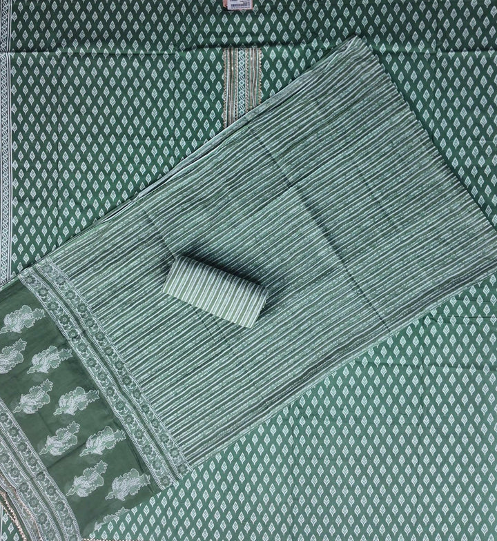 Emerald Green Ethnic Kurta Set with Intricate Patterns - Green - Picture 4